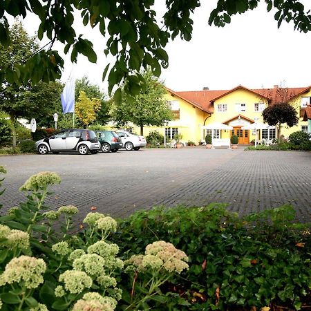 Hotel Company Cölbe Exteriör bild