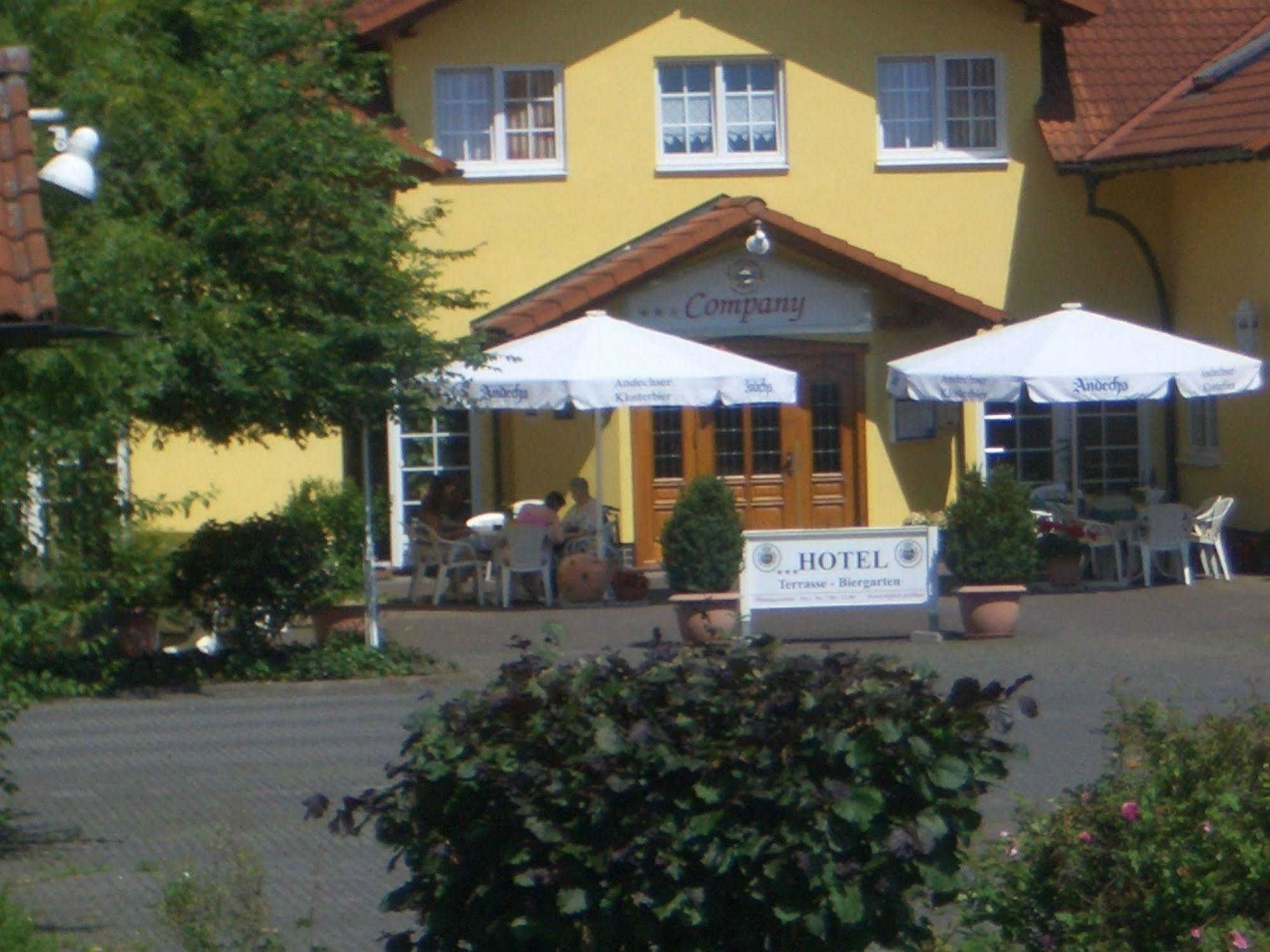 Hotel Company Cölbe Exteriör bild